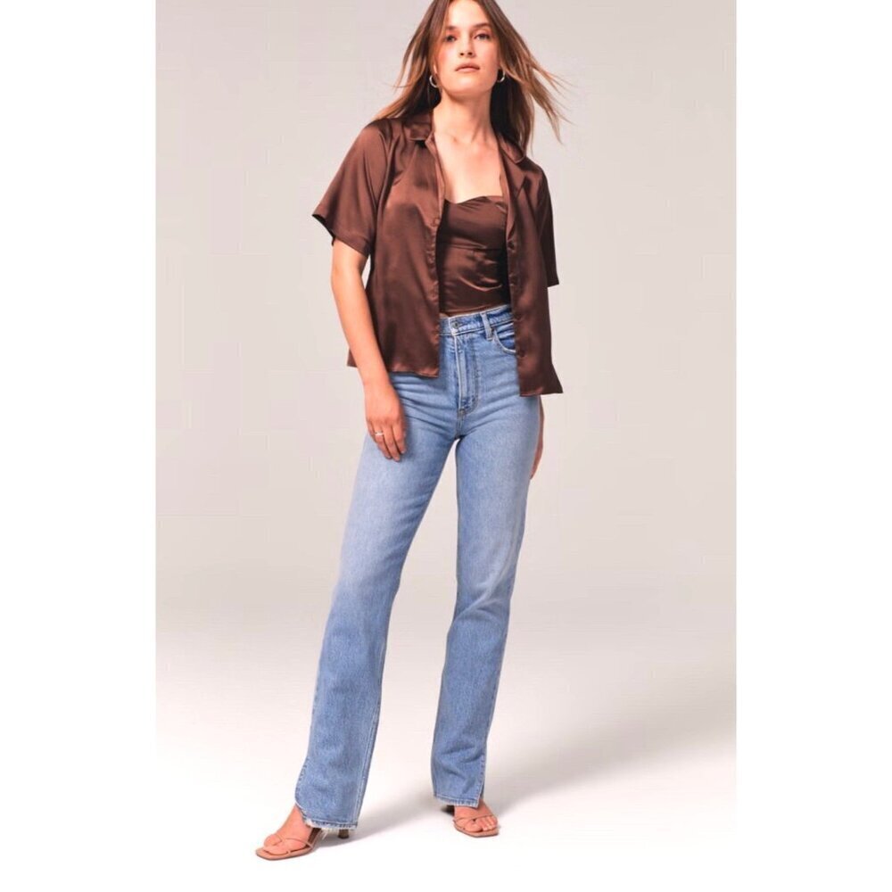 NEW! Abercrombie & Fitch 90s Straight Ultra High Rise Jeans Vent Hem 28/6 Short